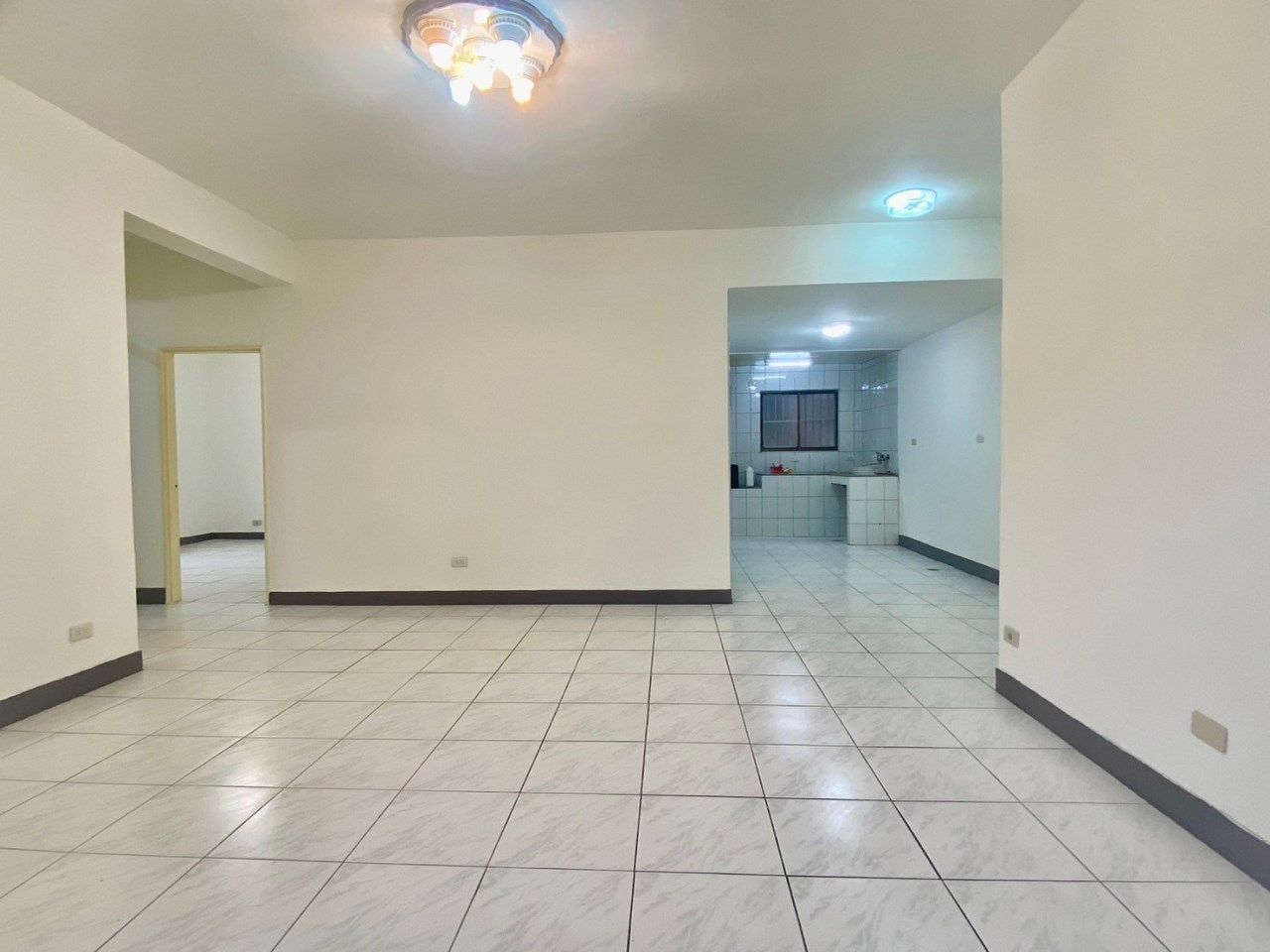 新店錦繡社區邊間亮麗美寓