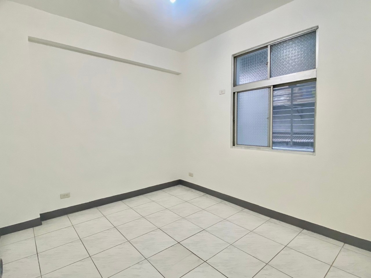 新店錦繡社區邊間亮麗美寓